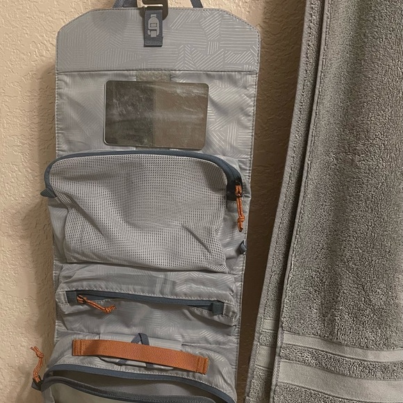 REI Shower Roll toiletry bag - Picture 3 of 5